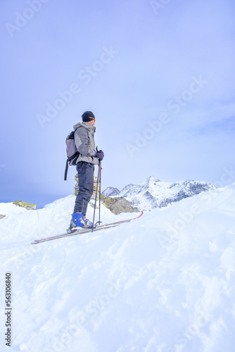 Sci alpinista sulle Alpi Lepontine, Pizzo dell'Uomo, Massiccio del San Gottardo, Svizzera