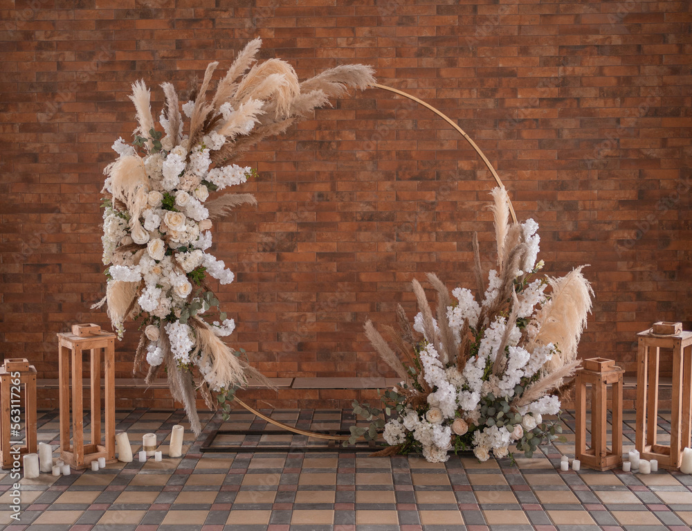 Minimalist round wedding arch, boho style wedding arch with leaves and