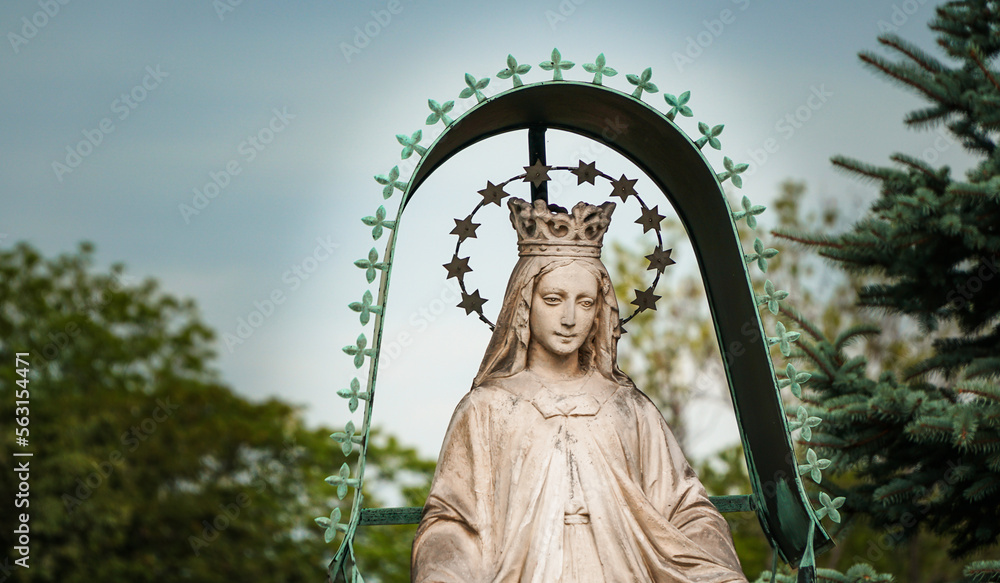 statue of virgin mary