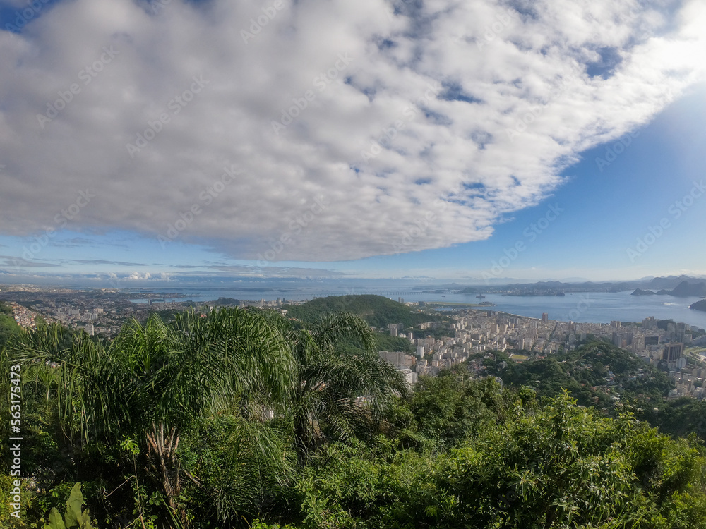 Obraz premium view from the dona marta belvedere in Rio de Janeiro, Brazil.