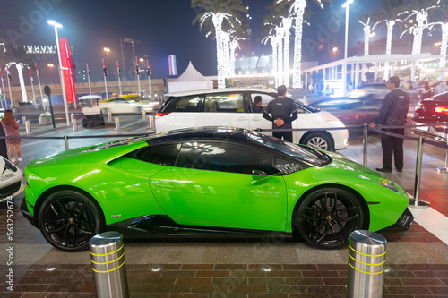 Foto Dubai, United Arab Emirates - December 23, 2017: Lamborghini Huracan sport car