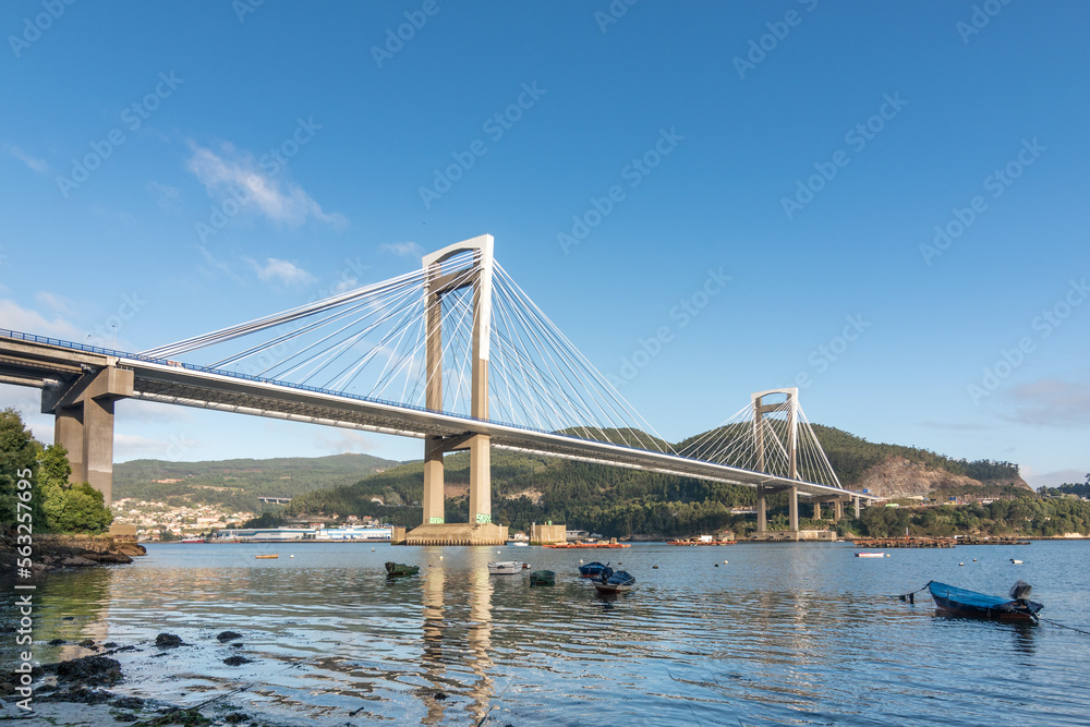 El puente de Rande visto desde Redondela (Galicia, España)