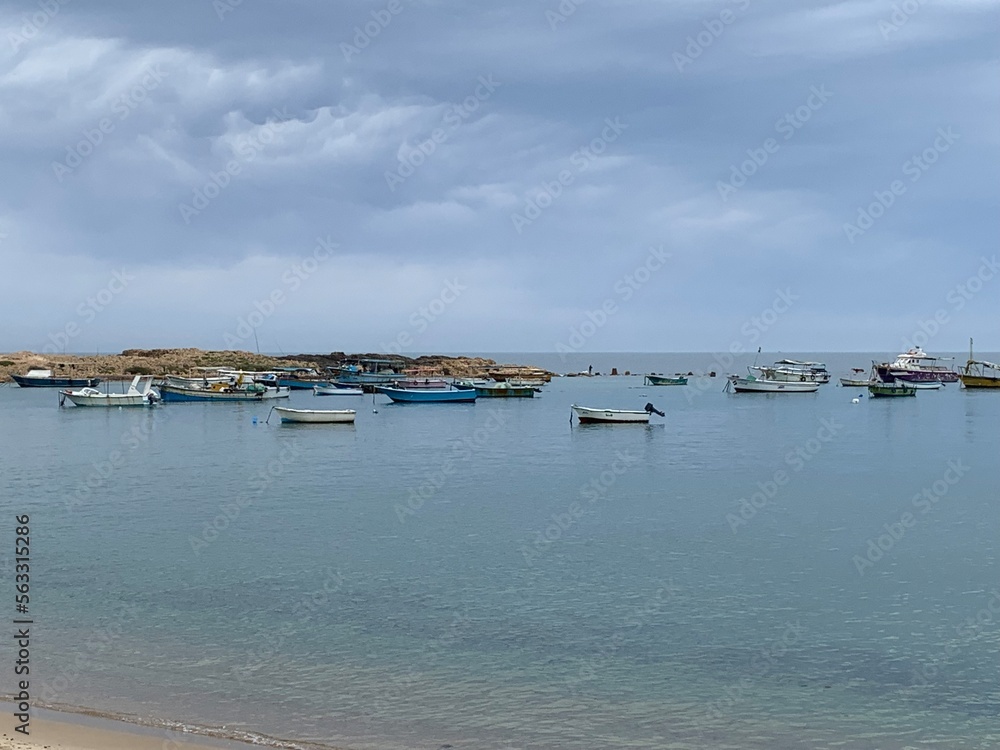 Obraz premium Fishing boat in Alexandria sea going in a morning trip. 