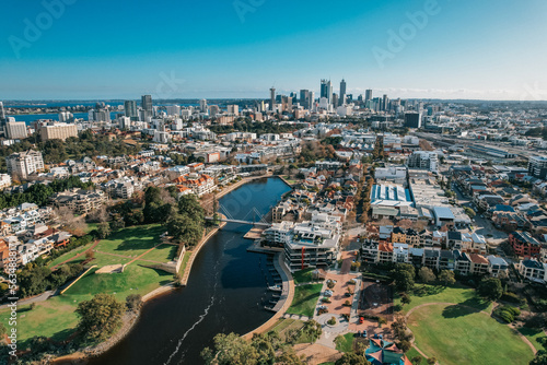 Obraz na plátně Aerial view of Perth cityscape looking over Claisebrook Cove in East Perth