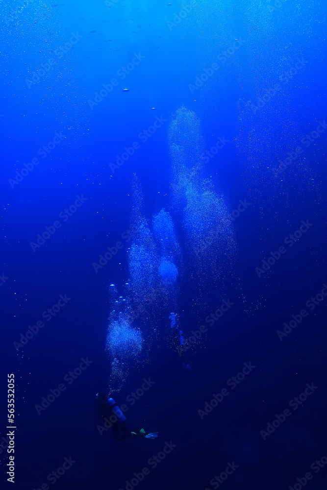 Fototapeta premium diver scuba depth blue lonely