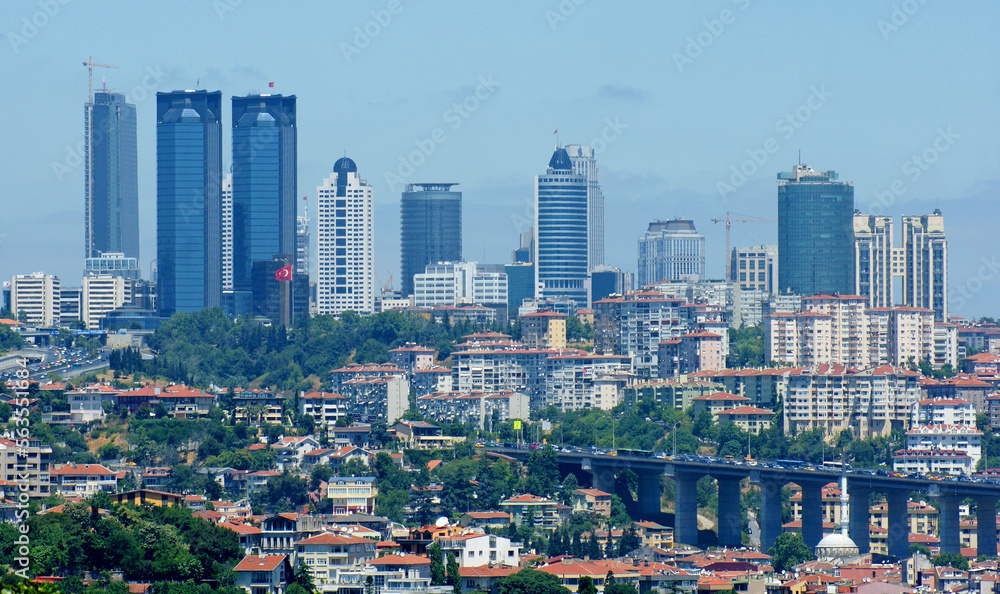 Obraz premium Istanbul and Skyscrapers