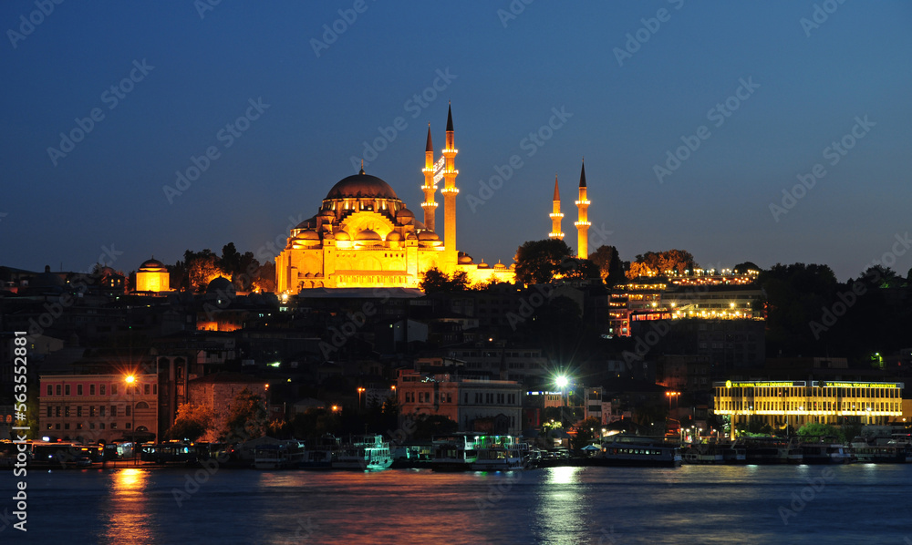 Fototapeta premium Eminonu - İstanbul - TURKEY