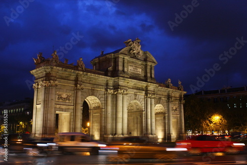 Fototapeta Naklejka Na Ścianę i Meble -  view of Puerta de alcala