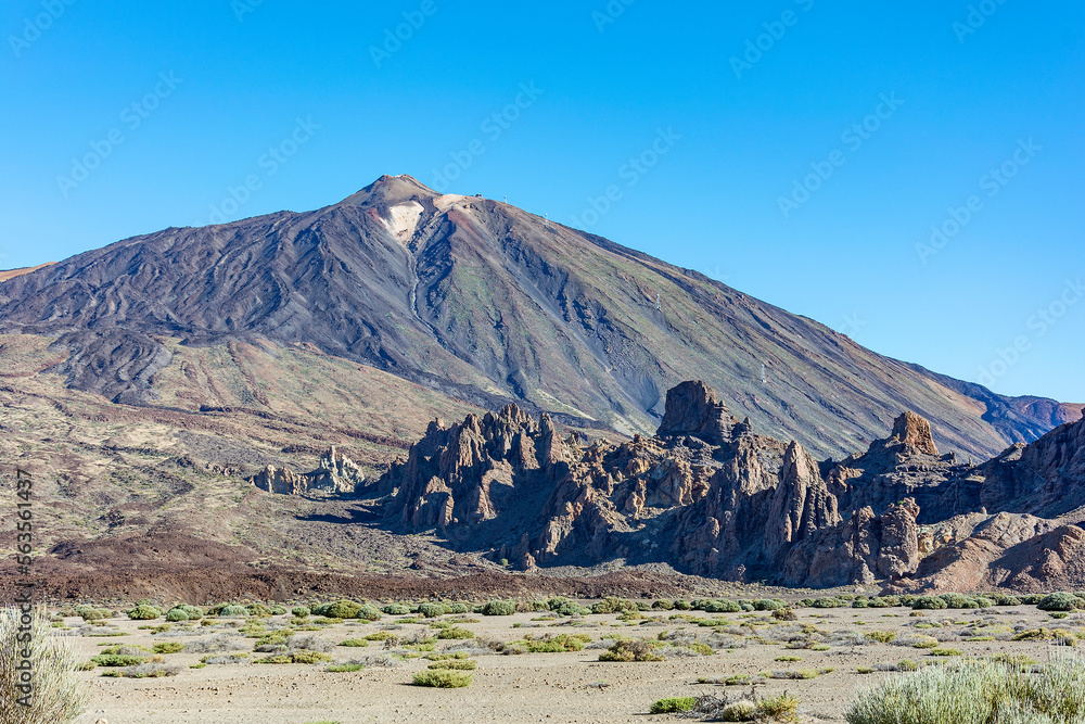 View of Mount Teide volcano on the island of Tenerife (Spain) View of Mount Teide volcano on the island of Tenerife (Spain)