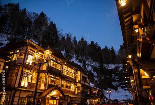 銀山温泉