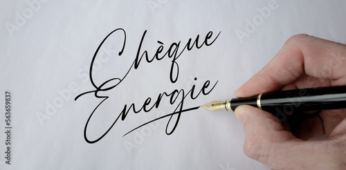 chèque énergie à la main V2