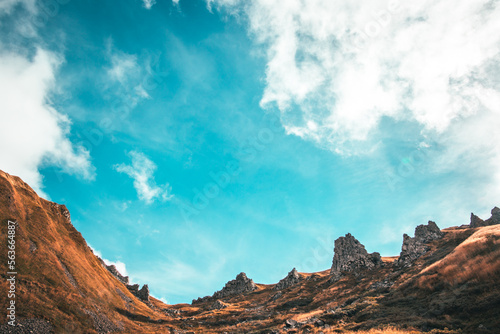 Winding Trail – Exploring the Mountain Ridges