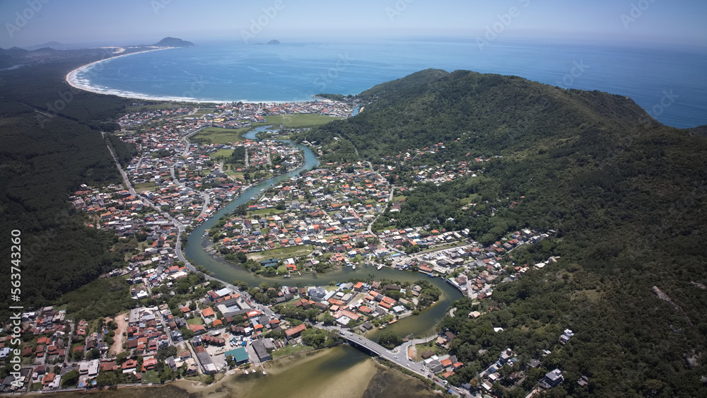 Fototapeta premium Foto do Canal da barra e praia barra da lagoa em Florianopolis