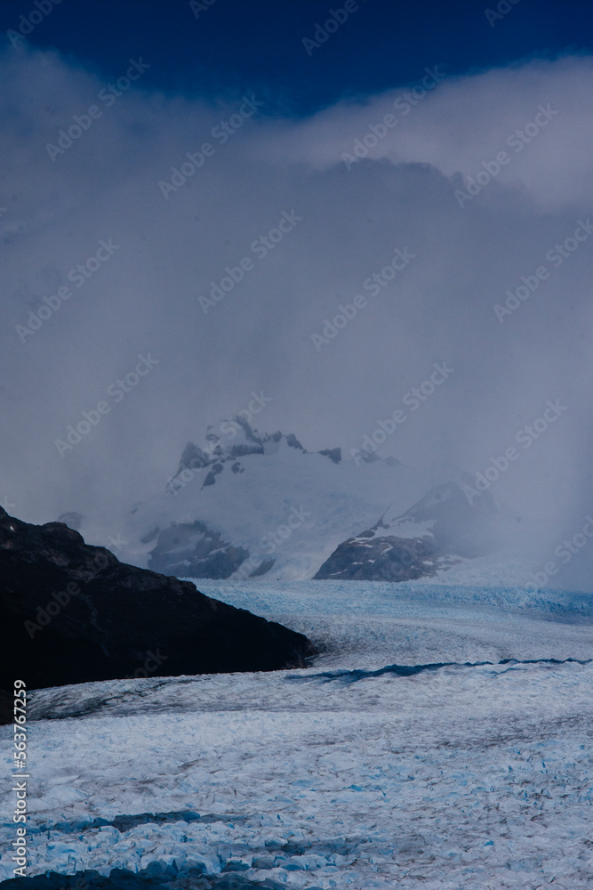 Glaciar Perito Moreno e montanhas ao seu redor, El Calafate, Patagônia, Argentina Glaciar Perito Moreno e montanhas ao seu redor, El Calafate, Patagônia, Argentina
