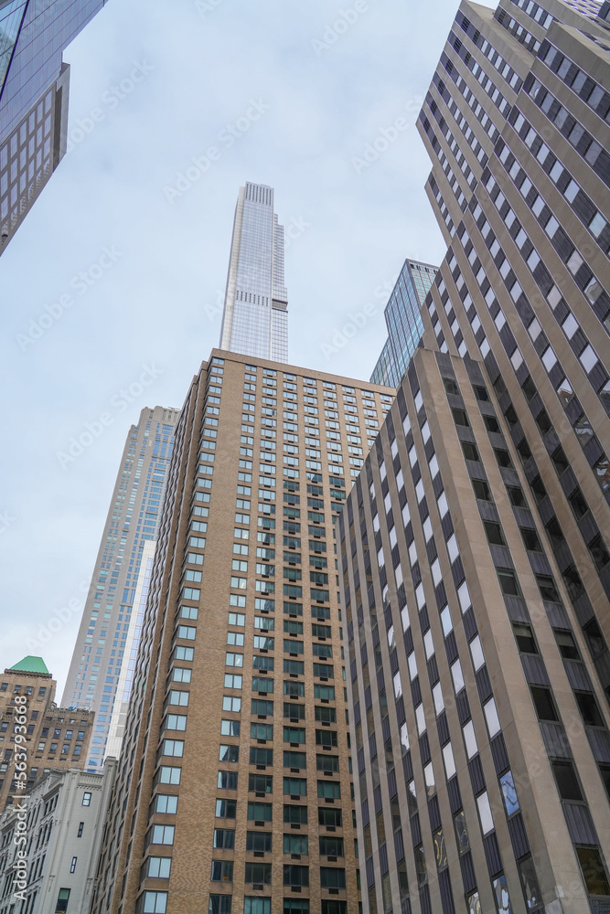 Fototapeta premium low angle view of office building skyscraper in New York