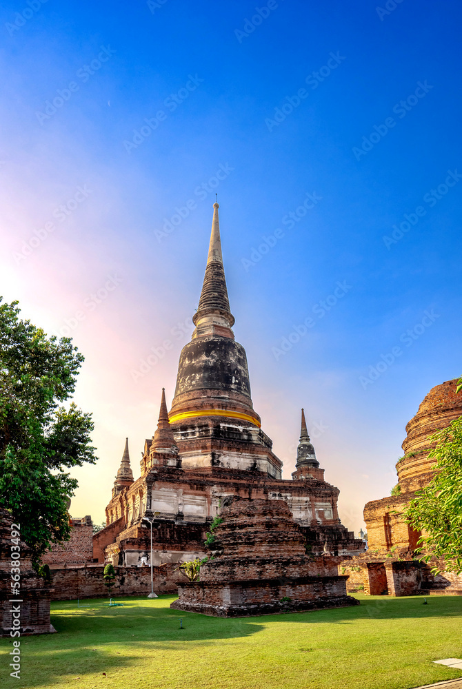 Fototapeta premium Historical Architecture, Wat Yai Chai Mongkol the old temple in Ayutthaya province Thailand