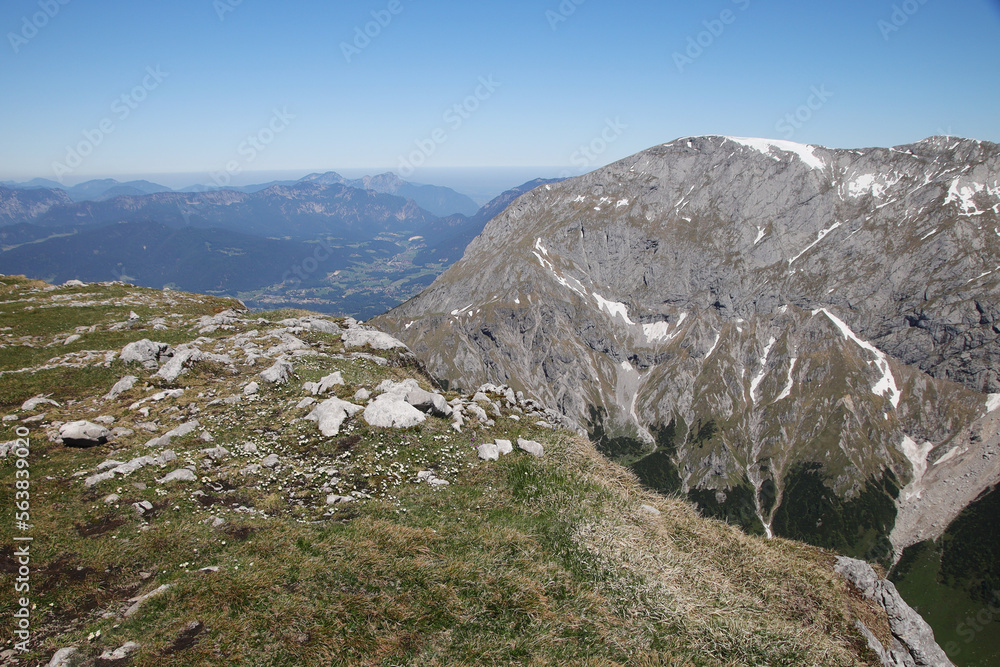 Fototapeta premium The view from mountain Schneibstein, the Bavarian Alps
