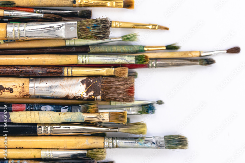 Obraz premium Close-up, brushes for drawing on a white background.