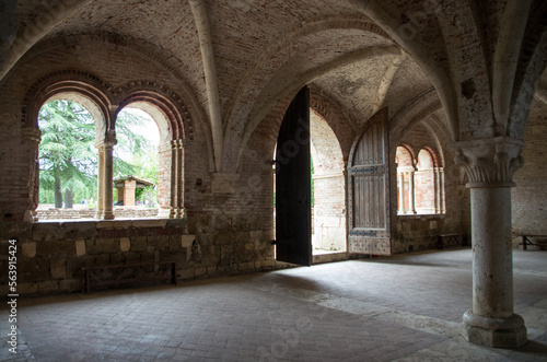 Interior of an old Italian church in San Galgano © Bartomiej