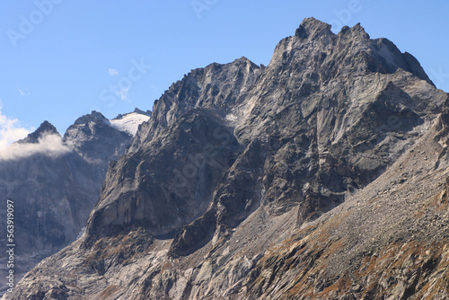 Majestätischer Gipfel über dem Albignasee  Blick von Nordosten auf die Punta Pioda (323m) und die Cima della Bondasca (3283m) links dahinter © holger.l.berlin
