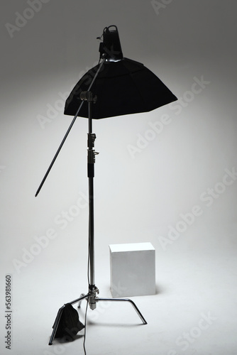 boom arm seamless white studio flash