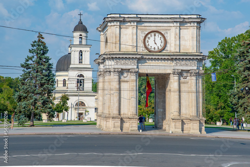 Arcul de Triumf Chisinau - Moldova photo