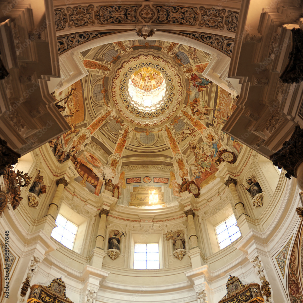 Obraz premium Interior of the baroque dome of the Church of San Luis de los Franceses (Saint Louis of the French) in Seville, Spain. Baroque architecture of Seville
