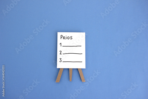 Whiteboard mit Liste der 3 top Prioritäten