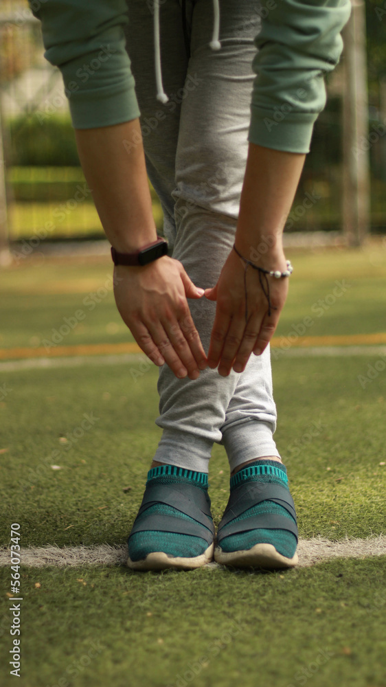 Fototapeta premium athlete doing cardio athlete warming up the body 