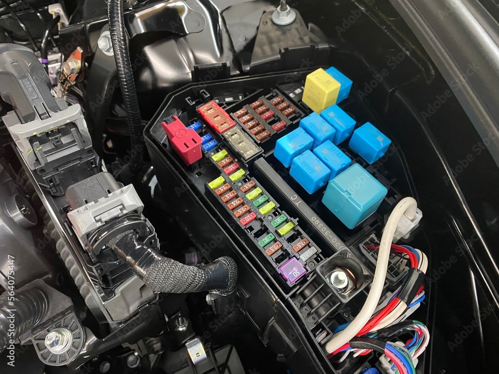 エコカー ボンネット内 ヒューズBOX エコカー ボンネット内 ヒューズBOX