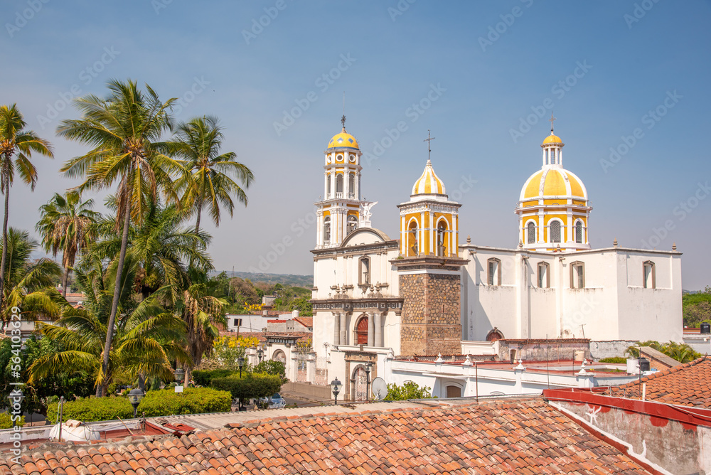 Centro Histórico de Comala, Colima, México iglesia StockFoto Adobe