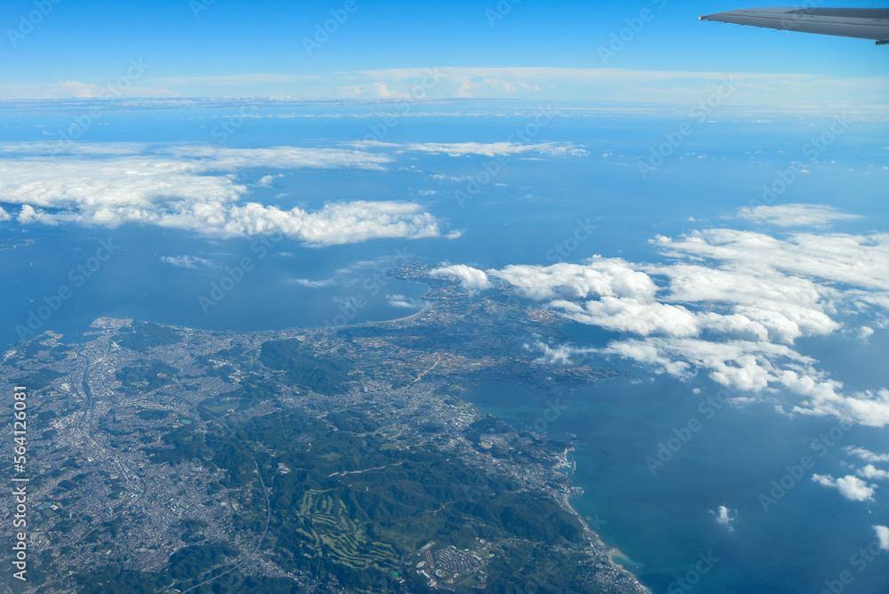 飛行機から眺める沖縄の美しい海の風景 飛行機から眺める沖縄の美しい海の風景