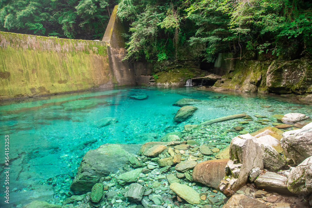 Naklejka premium 日本の原風景を思わせるとても美しい四国山地の風景