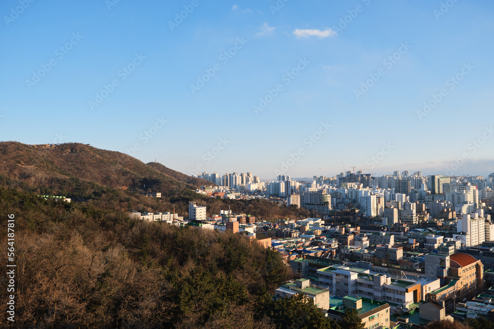 Obraz premium 자연과 도시