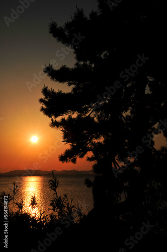 宍道湖に沈む夕日の絶景