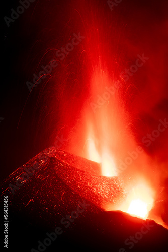 eruption of the volcano on the island of La Palma