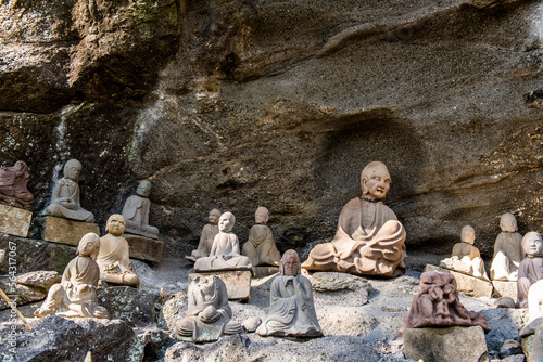 千葉県鋸南町 鋸山日本寺 千五百羅漢 維魔窟