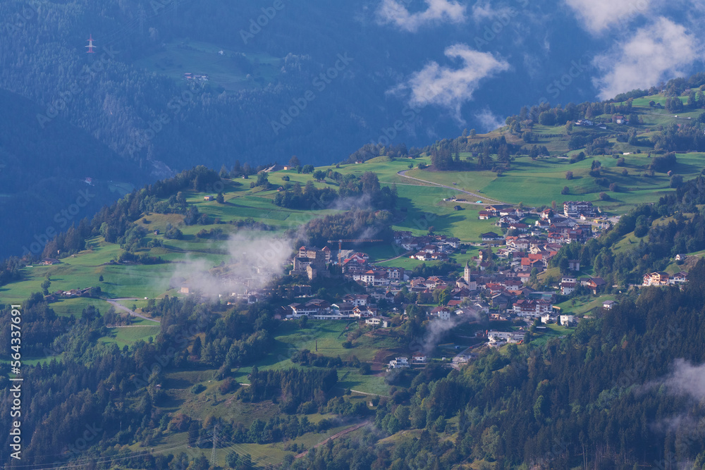 Fototapeta premium Blick auf Fließ in Österreich von der Piller Höhe aus 