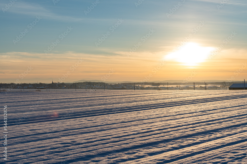 Winterlandschaft bei Sonnenaufgang