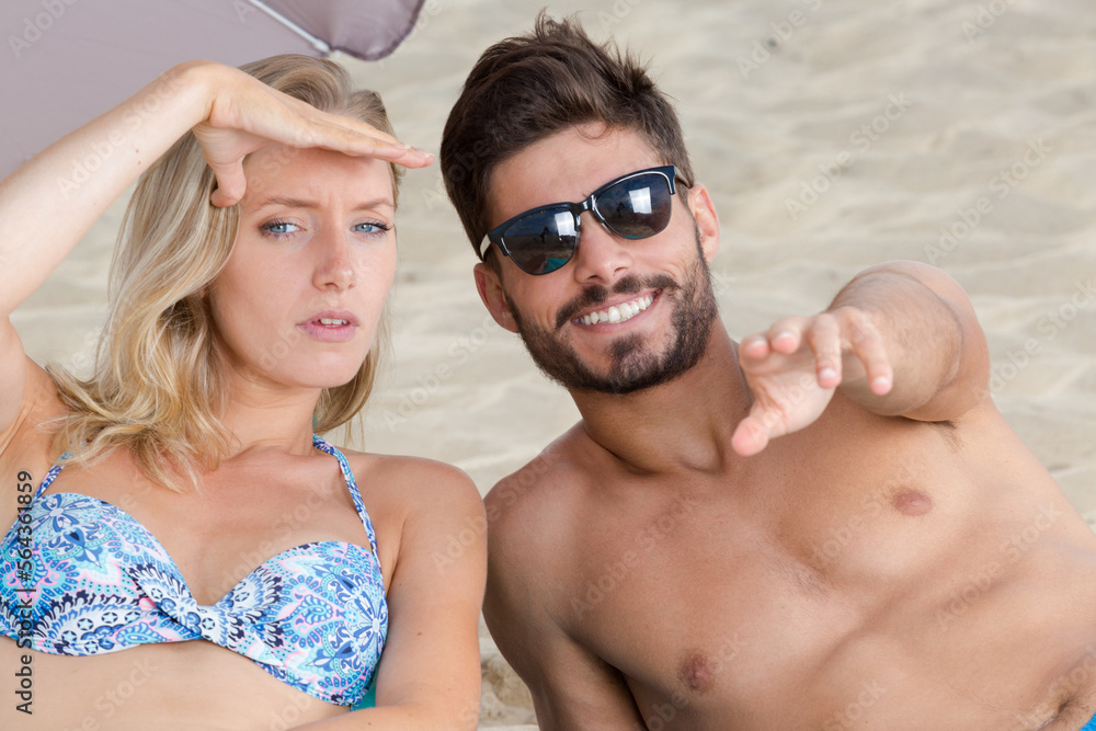 Fototapeta premium happy young couple having fun