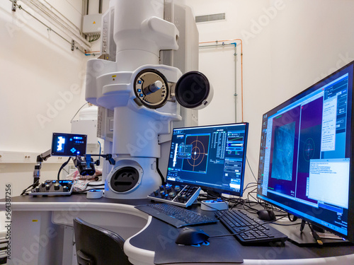 In 
Transmission Electron Microscopy (TEM) a beam of electrons is transmitted 
through a specimen (ultrathin section <100nm or suspension on a grid) to form an image. photo