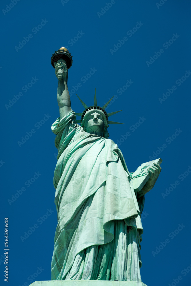 Fototapeta premium Statue of Liberty and blue skies