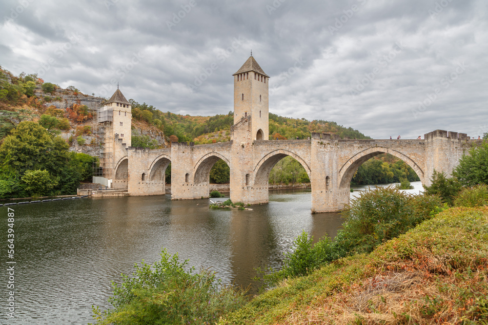 Pont Valentré ou pont du Diable à Cahors en France