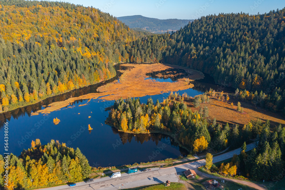 Le lac de Lispach (La Bresse / Vosges) en automne