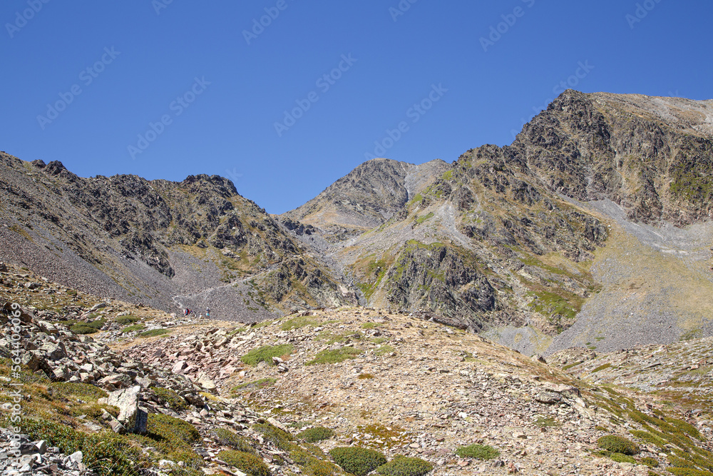 Panorama depuis le pic Carlit en été, France. Le point culminant des Pyrénées-Orientales. Panorama depuis le pic Carlit en été, France. Le point culminant des Pyrénées-Orientales.