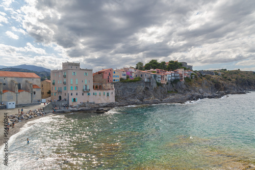 Fototapeta Naklejka Na Ścianę i Meble -  Collioure - village de pécheurs catalan sur le littoral méditerranéen en été, France