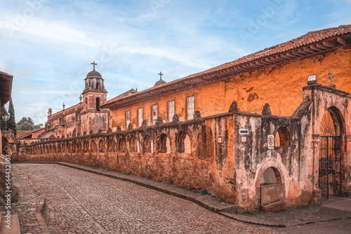 Calles del pueblo mágico de Patzcuaro, Michoacan, México  