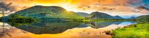 The ruins of Kilchurn castle on Loch Awe at sunset in Scotland © Pawel Pajor