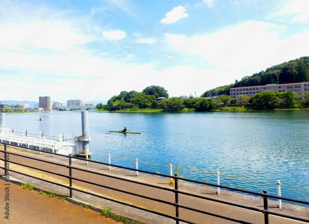 滋賀県大津市の瀬田川の風景
