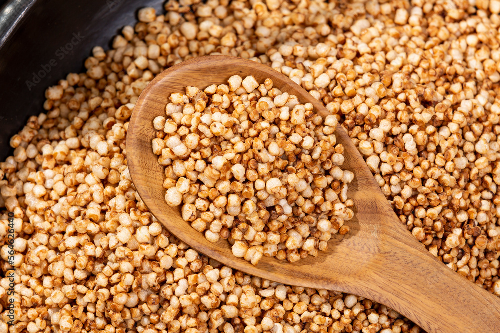 Obraz premium Cereal Healthy Food - Tasty Quinoa Pops Vanilla Flavor
